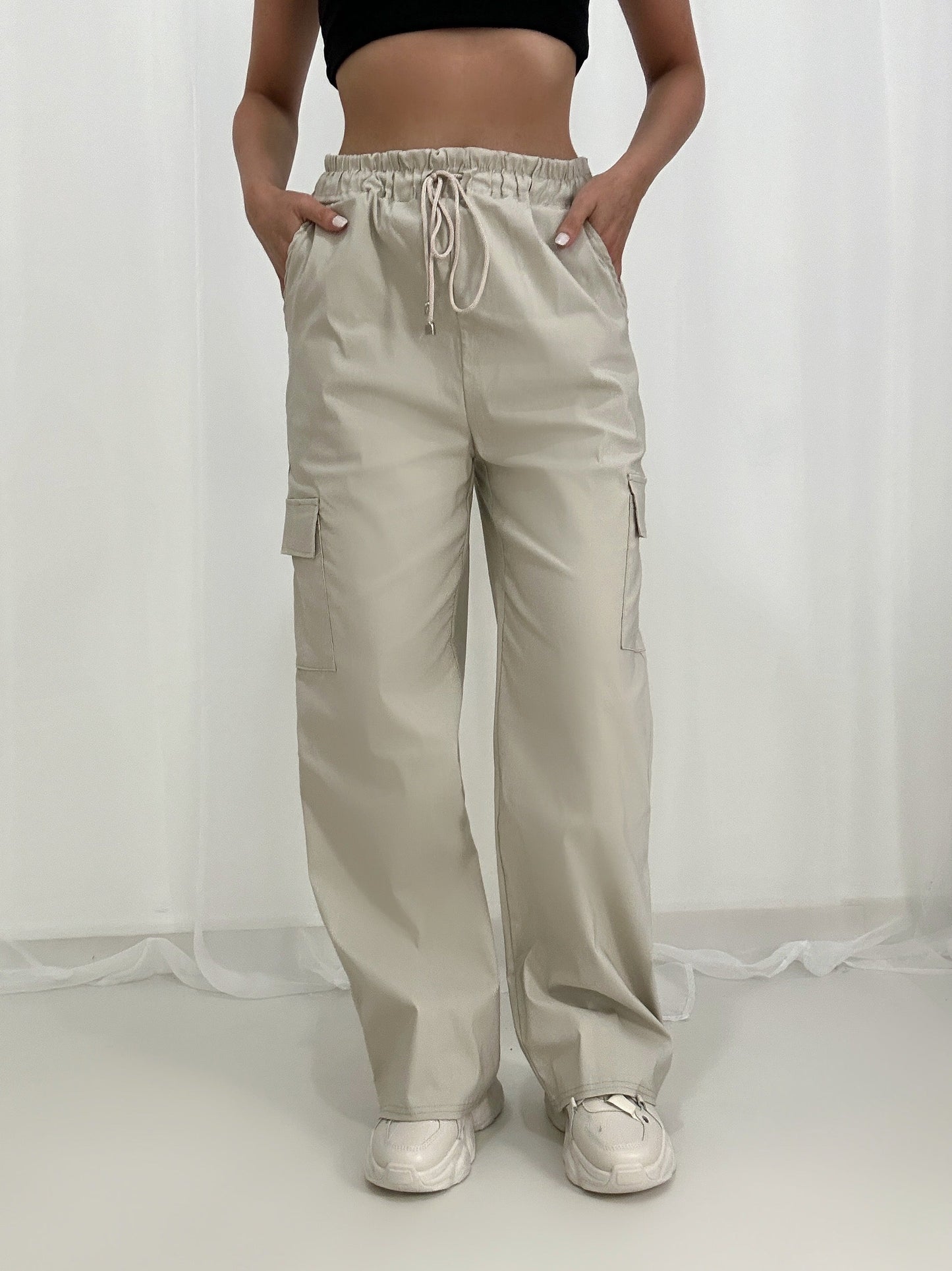 Liora | Pantalon cargo stretch à jambes larges et poches
