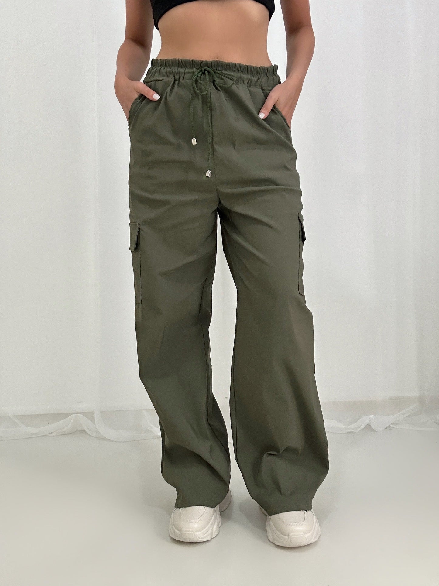 Liora | Pantalon cargo stretch à jambes larges et poches