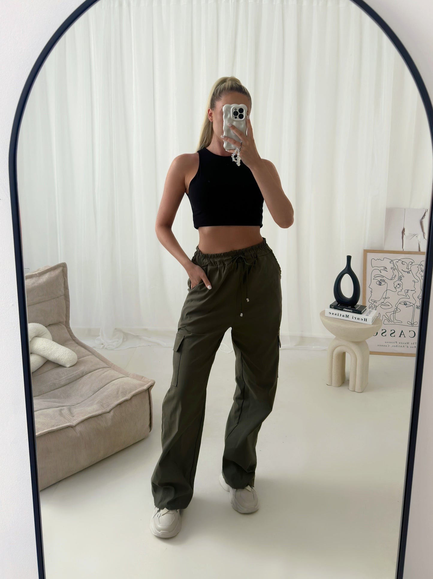 Liora | Pantalon cargo stretch à jambes larges et poches