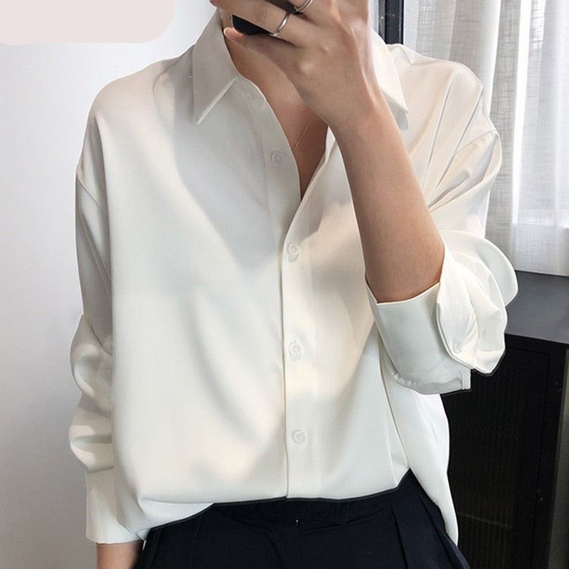 Léa | Blouse Oversize en Satin pour Femmes avec Col Classique