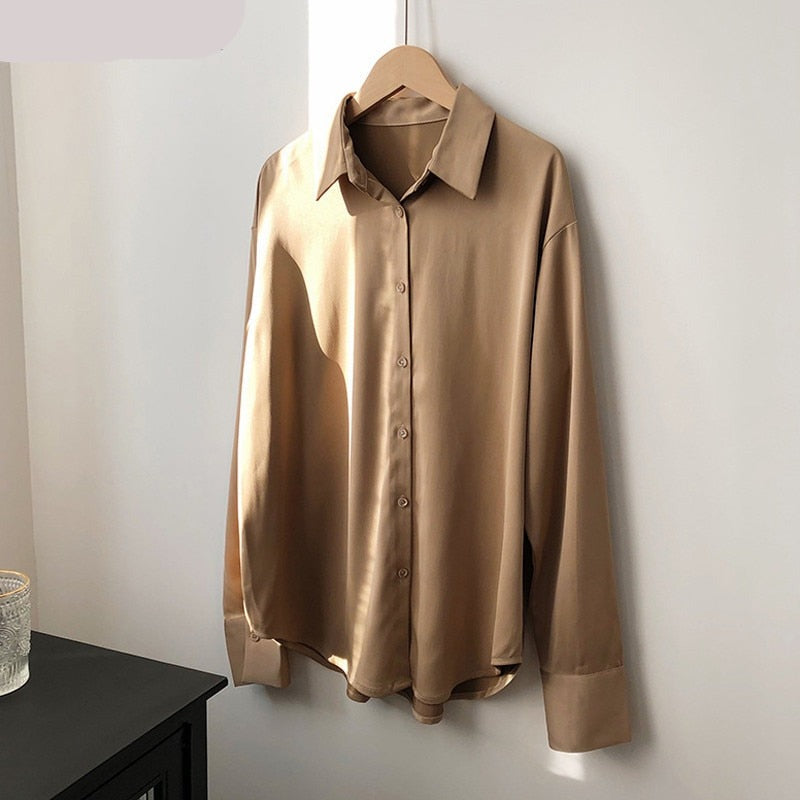 Léa | Blouse Oversize en Satin pour Femmes avec Col Classique