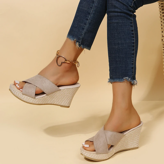 Liora | Mules à Semelle Compensée et Brides Croisées pour Femme
