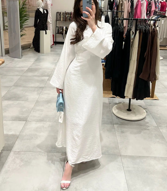 Yasmine | Robe Midi Unie à Manches Évasées